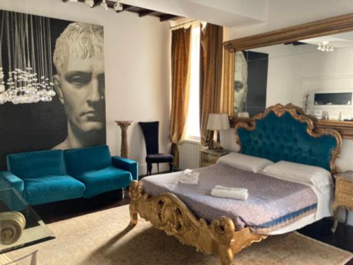 D.R.Rome Spanish Luxury Suites - Housity