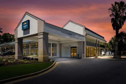Suburban Studios Hinesville - Fort Stewart Area - Housity