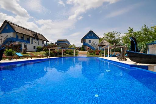Nena Art Resort - Housity