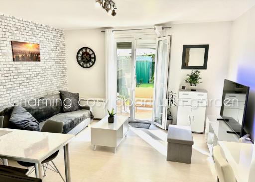 Charming cosy apart with garden free parking - Housity