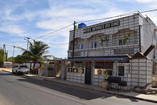 Hotel Berges du Sine - Housity