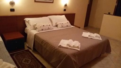 Hotel Legnano - Housity