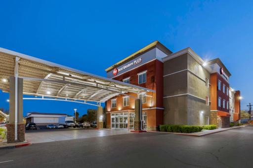 Best Western Plus Henderson Hotel - Housity