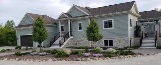 Manor on the Mile Two - Housity