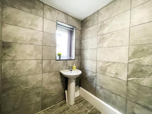 Rare private room near Centre - Housity