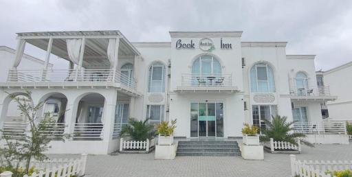 Book İnn Boutique Hotel - Housity