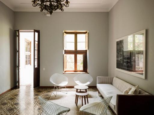 3BR Baroque Villa with Spacious Terrace - Housity