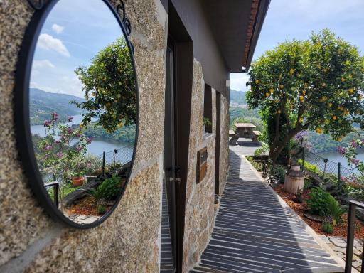 Douro Mesio Guest House - Housity
