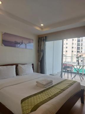 V Check inn Sukhumvit 22 - Housity