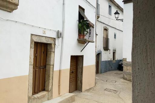 Holiday Home in Villamiel with Mountain Views - Housity