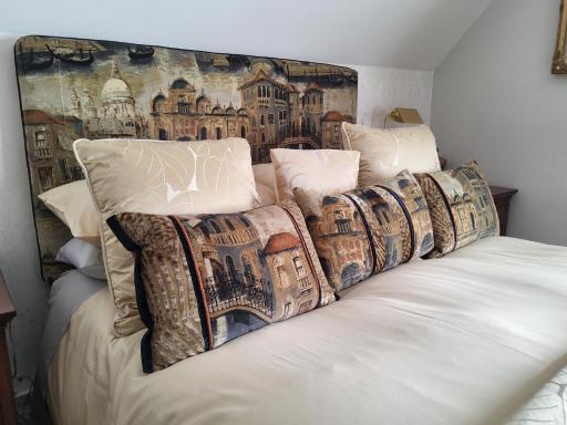 Divine Cottage - Housity