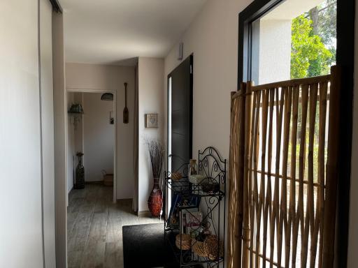 Flou de Pin - Housity