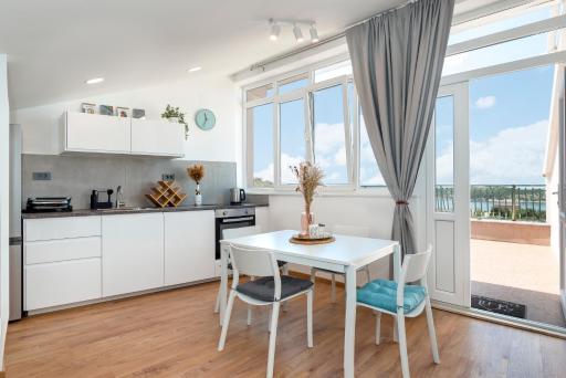 ABI Attic Apartment - Housity