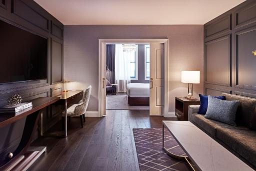 The LaSalle Chicago, Autograph Collection - Housity