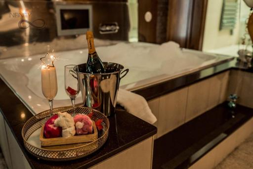 Infinity Partypadsliverpool Hen And Stag Welcome - Housity