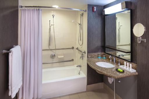 Le Meridien Boston Cambridge - Housity