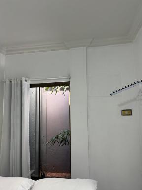 Espaço completo bem localizado c estacionamento - Housity