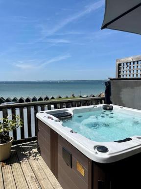 The Gurnard Beach House - Housity