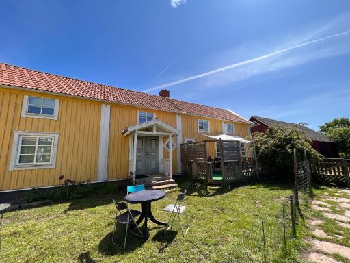 Villa Tävelsrum Bed & Kitchen - Housity