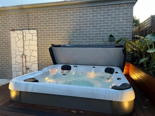 Beach Rosebud Lovely House - Mornington Peninsula 3 BR holiday house - Jacuzzi - BBQ - Basketball ring - Beach - Hot springs - Housity