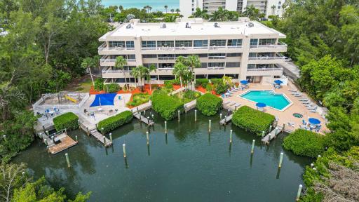 Longboat Bay Club by CoolVacay - Housity