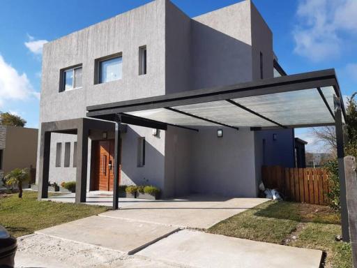 Casa a estrenar con piscina Country s/panamericana - Housity