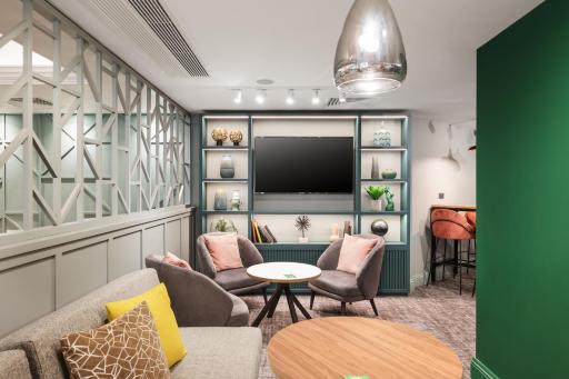Holiday Inn Reading West, an IHG Hotel - Housity