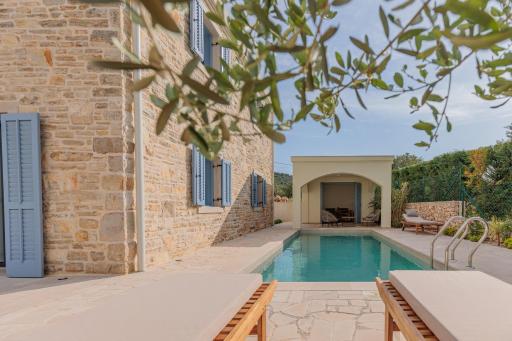 Seafront Villa Adriatica with pool - Housity