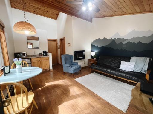 Cozy Cabin close to downtown Woodland Park - Housity