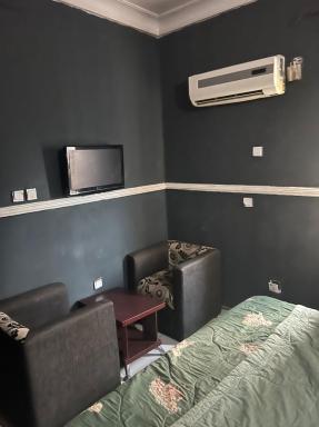 Happy halls N suites - Housity