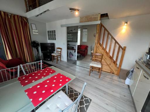 studio avec une mezzanine - Housity