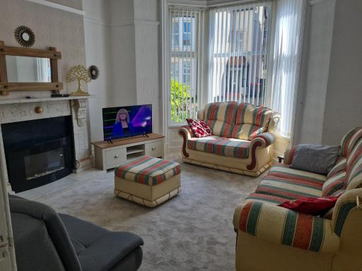 Lawnswood Apartments - Housity