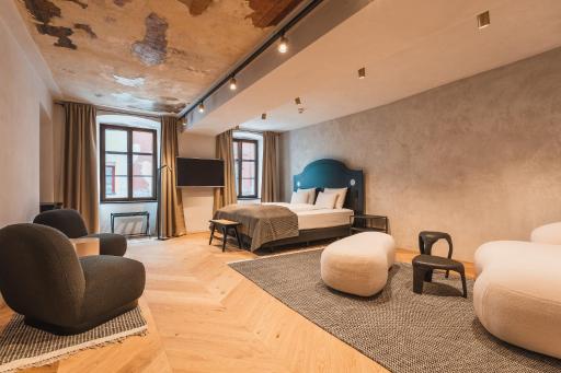 H5 Grauer Bär Studios & More - Hizvo