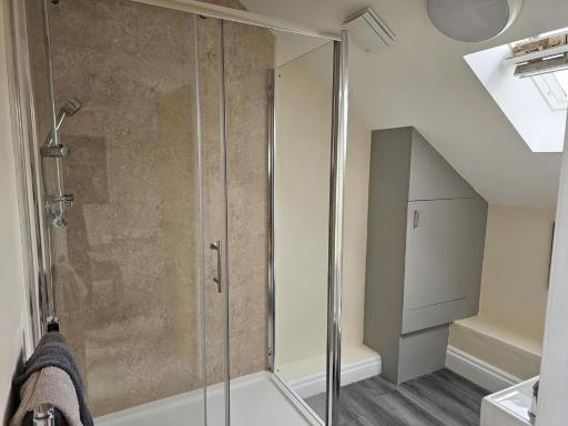 Lovely 1-Bed Loft in Newport - Housity