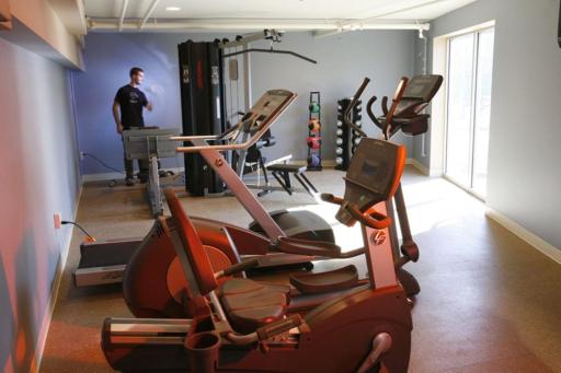 Lancaster Arts Hotel - Housity
