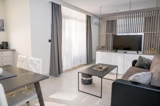 ADIRAMAR Apartments - Housity