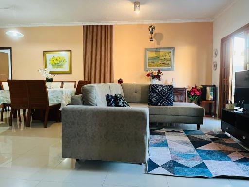 Casa Cheia de Alegria e Sol - Housity