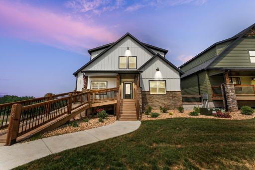Hook Wine & Sinker home - Housity