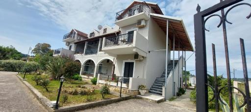 Antzela Apartments - Housity