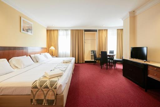 Grand Pacific Hotel PWTC - Housity