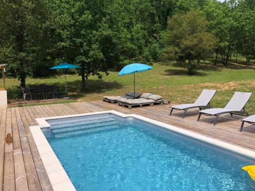 Villa tout confort avec piscine - Housity