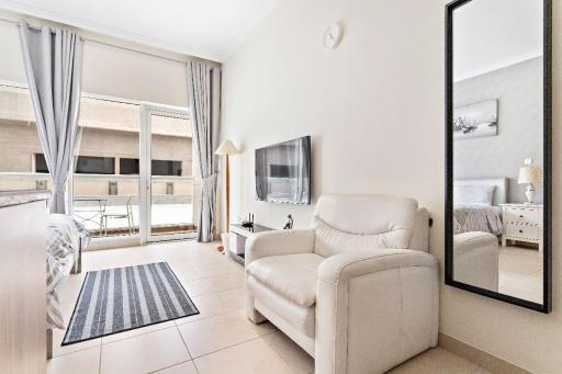 ALiving Modern Studio in Heart of Downtown Dubai at Burj Al Nujoom-110 - Housity
