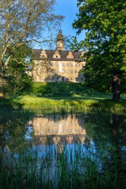 Pałac Gorzanów - Housity