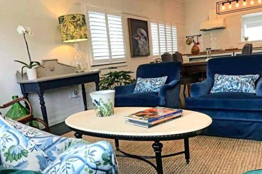 ‘Tallowwood’ Luxurious Whole House - Housity