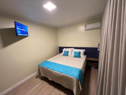 Hotel Suntuoso - Housity