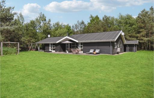 Stunning Home In Jerup With Kitchen - Housity