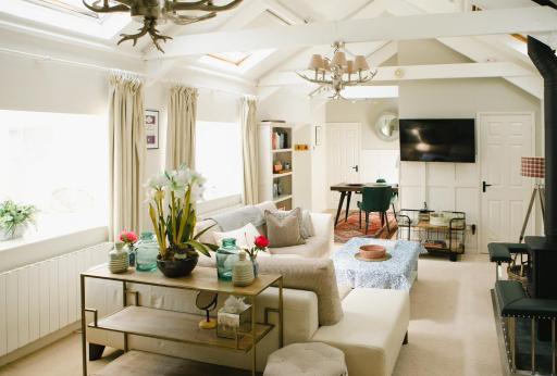 Wellies & Waves - Housity