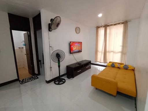 Three-Bedroom Holiday Home - 4th Floor Stairs Only - Housity