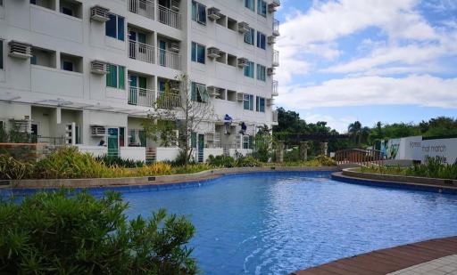 Alabang Staycation by Gina - Housity