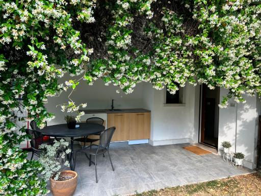 Emozione Valeś - Housity